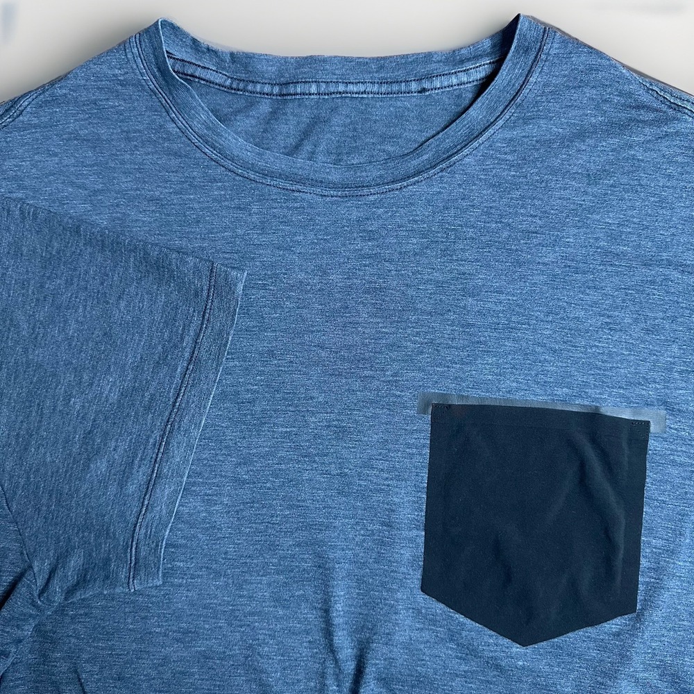 Lululemon Shirt Mens XL Gray Short Sleeve Athletic Performance Stretch Pocket